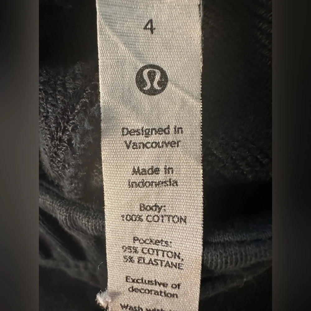 LULULEMON Black Jogger Pants with Pockets Women's Size 4